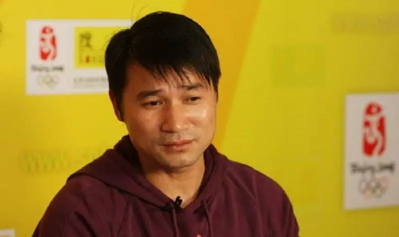 举重冠军女儿_举重冠军家境贫寒_全国小孩子举重冠军是谁