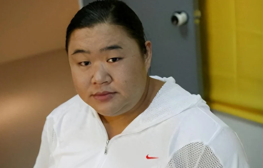 举重冠军女儿_全国小孩子举重冠军是谁_举重冠军家境贫寒