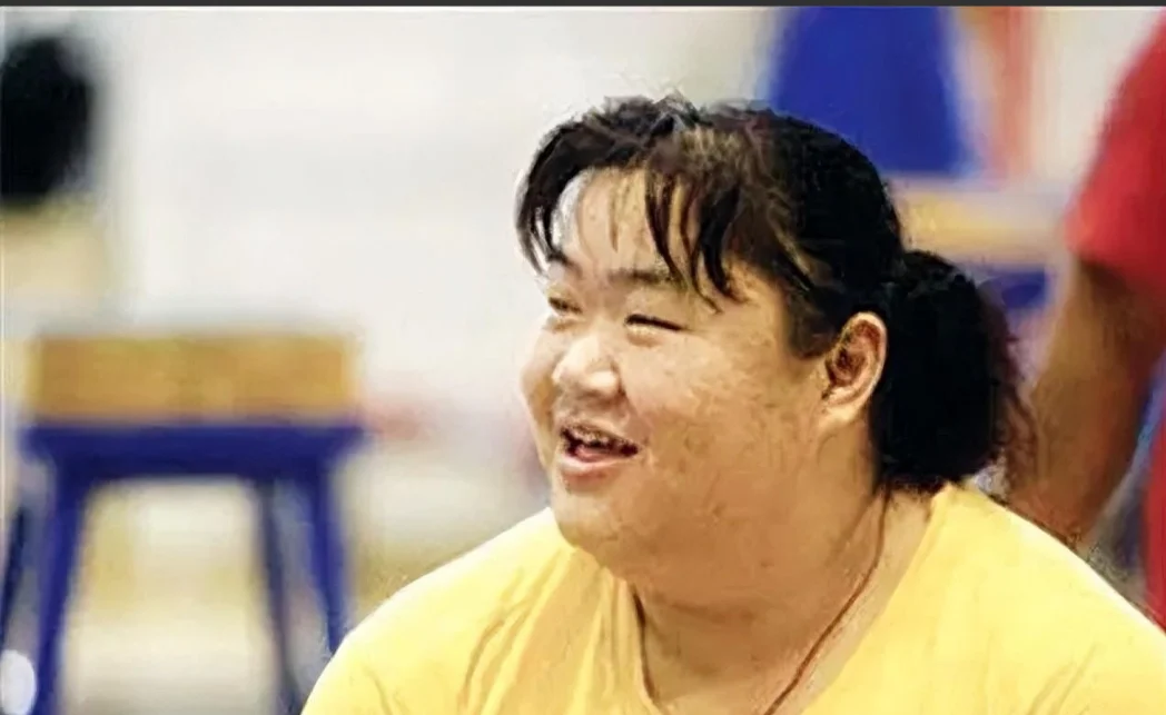 全国小孩子举重冠军是谁_举重冠军家境贫寒_举重冠军女儿