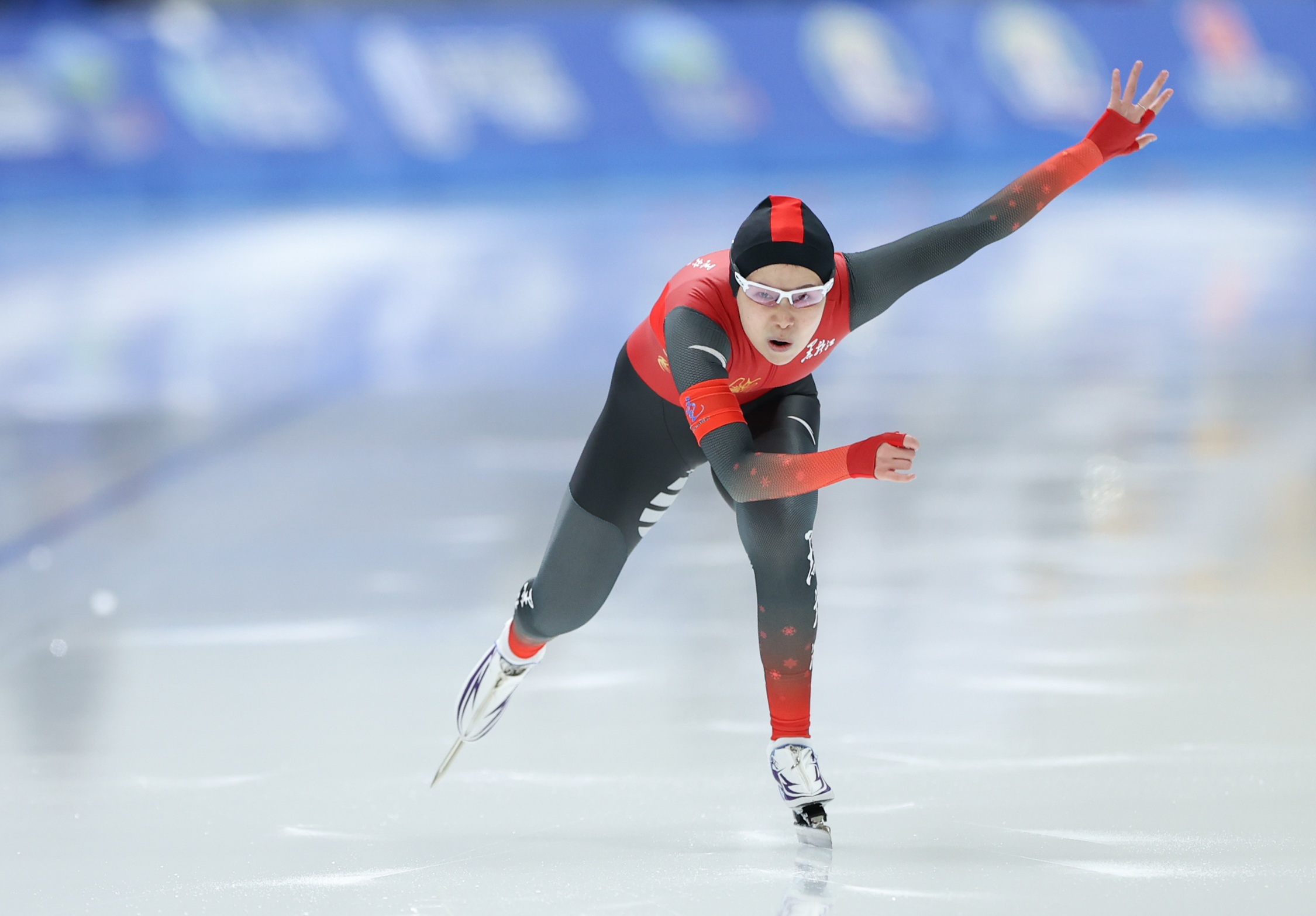 速度滑冰500米女子冠军_女子滑冰冠军视频_速度滑冰女子5000米