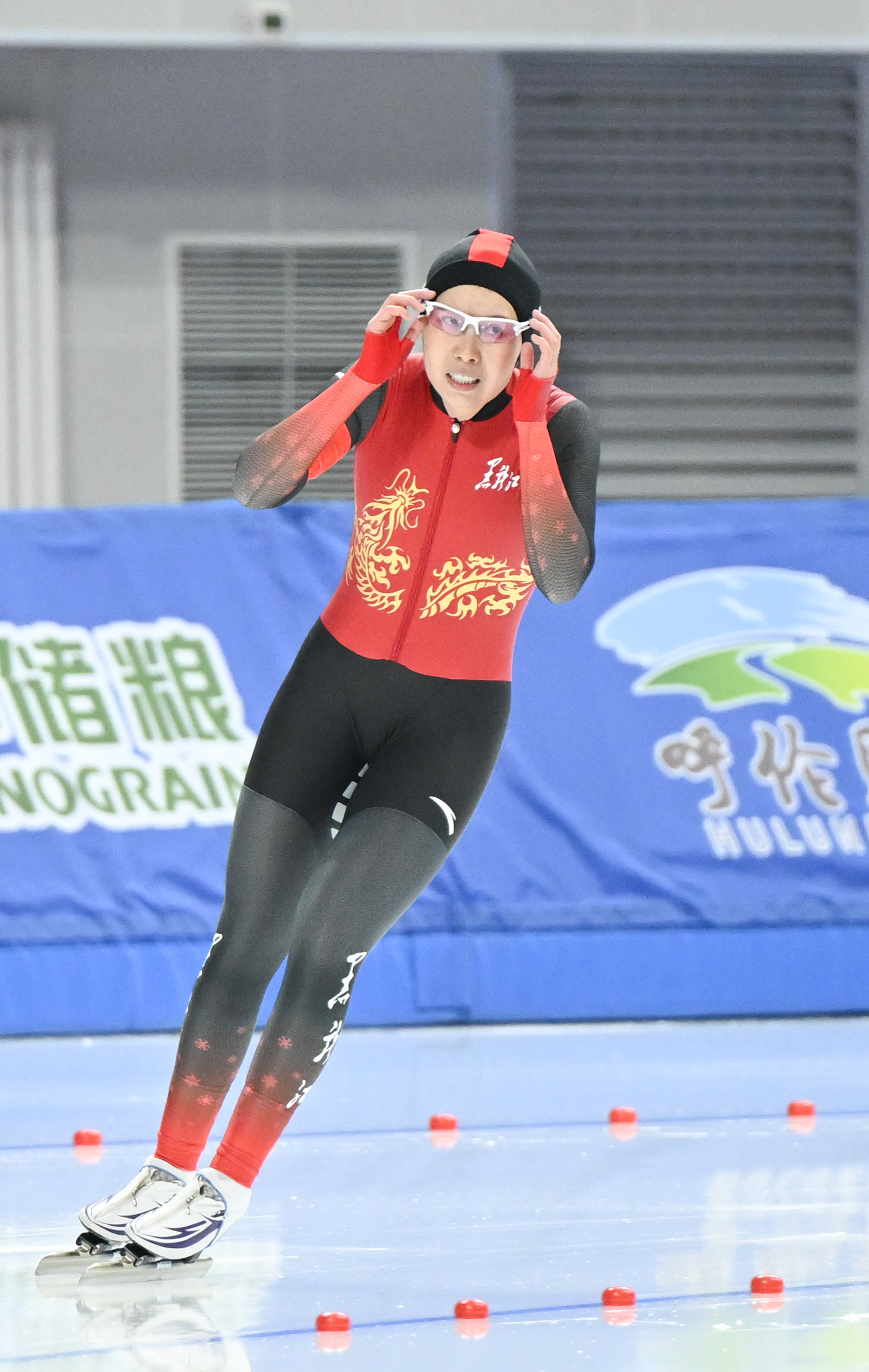 速度滑冰500米女子冠军_女子滑冰冠军视频_速度滑冰女子5000米