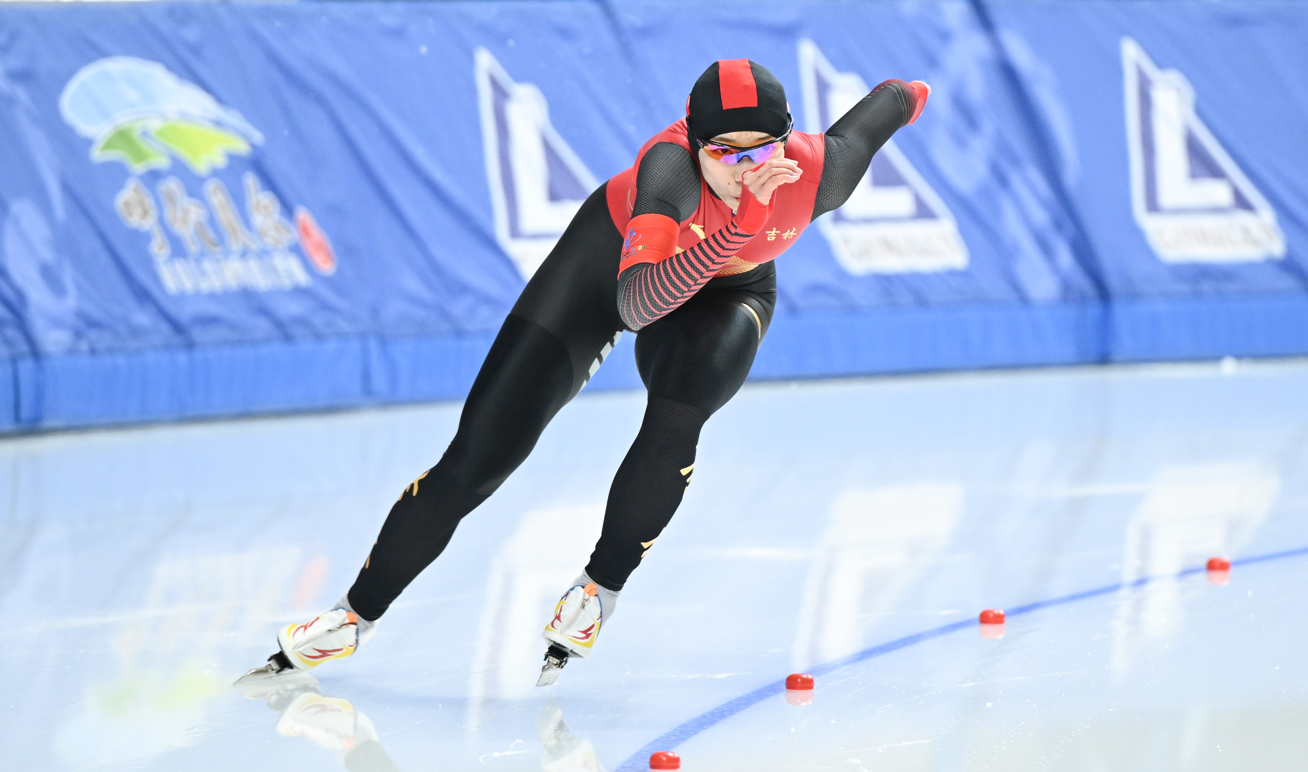 速度滑冰500米女子冠军_女子滑冰冠军视频_速度滑冰女子5000米