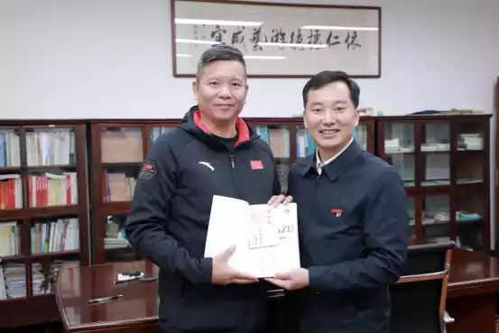 游泳冠军去吗_游泳冠军yong_游泳冠军第一人