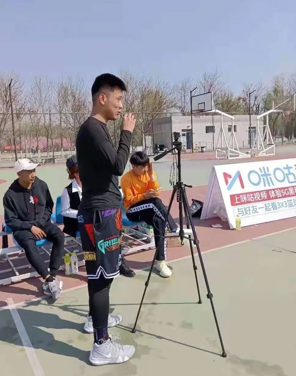 篮球懂新手规则需要几个人_新手需要懂的篮球规则_新手要掌握篮球规则