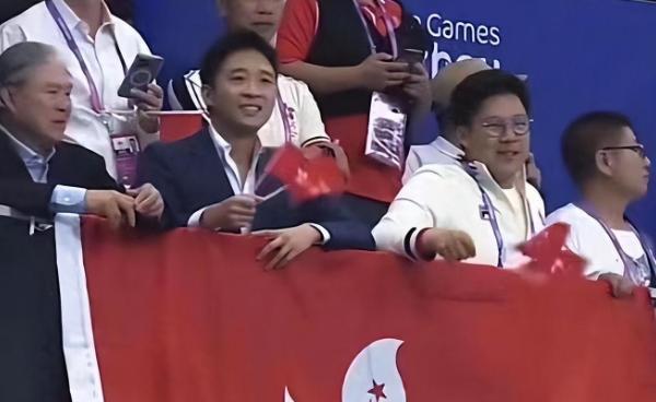 游泳冠军第一人_游泳冠军去吗_游泳冠军yong
