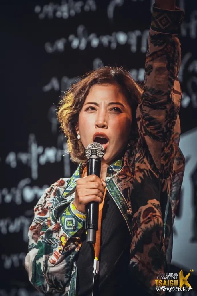 马拉松变成富人运动_马拉松妹子_富婆马拉松