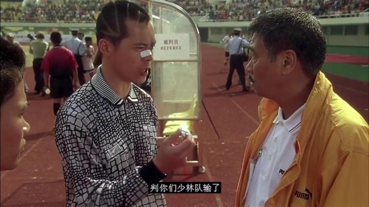 足球怎么抛球_足球开赛抛球技巧视频_视频足球开赛技巧抛球教学