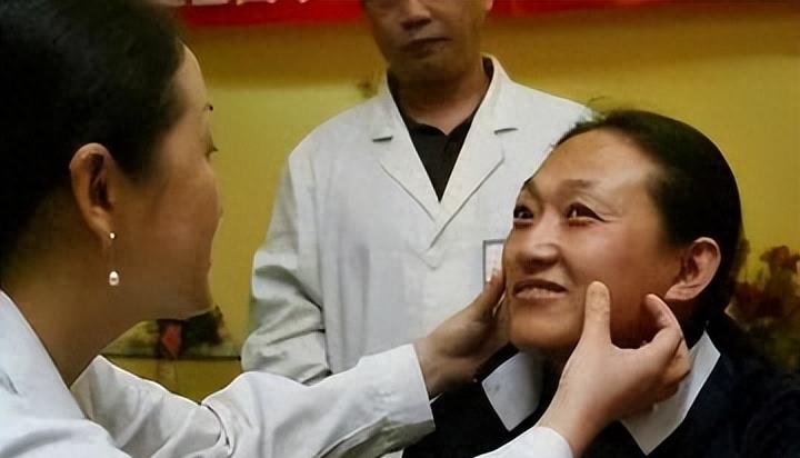 举重运动员吃药_举重冠军被下什么药导致不孕的_举重药