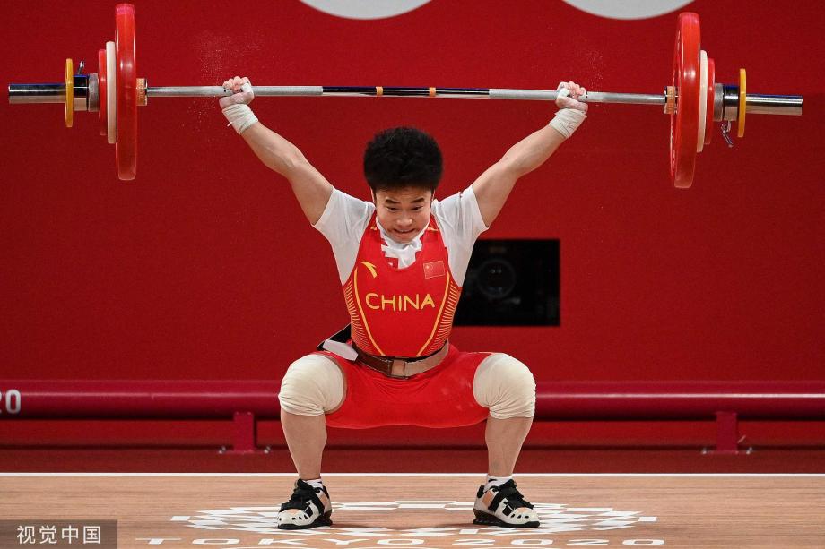 [图]举重女子49公斤级 侯志慧夺冠拿下中国第二金