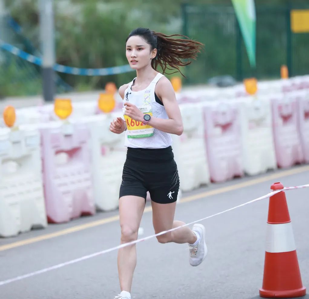尿床的马拉松冠军_马拉松女选手尿_女马拉松选手随地小便