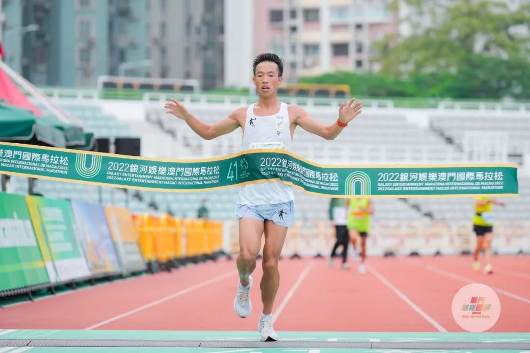 马拉松女选手尿_女马拉松选手随地小便_尿床的马拉松冠军