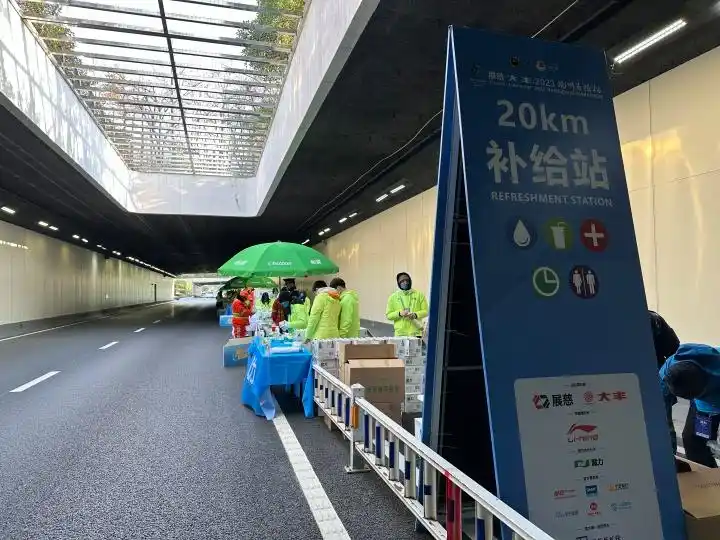 马拉松杭州开跑时间_杭卅马拉松_杭州马拉松几点开