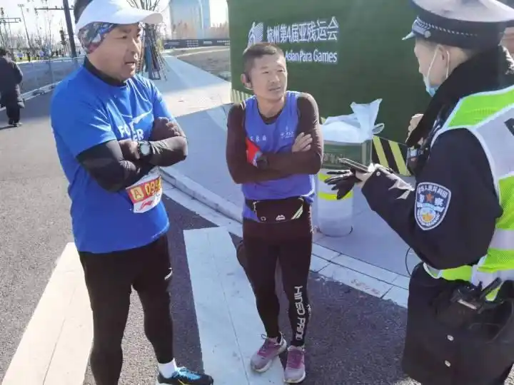 杭州马拉松几点开_马拉松杭州开跑时间_杭卅马拉松