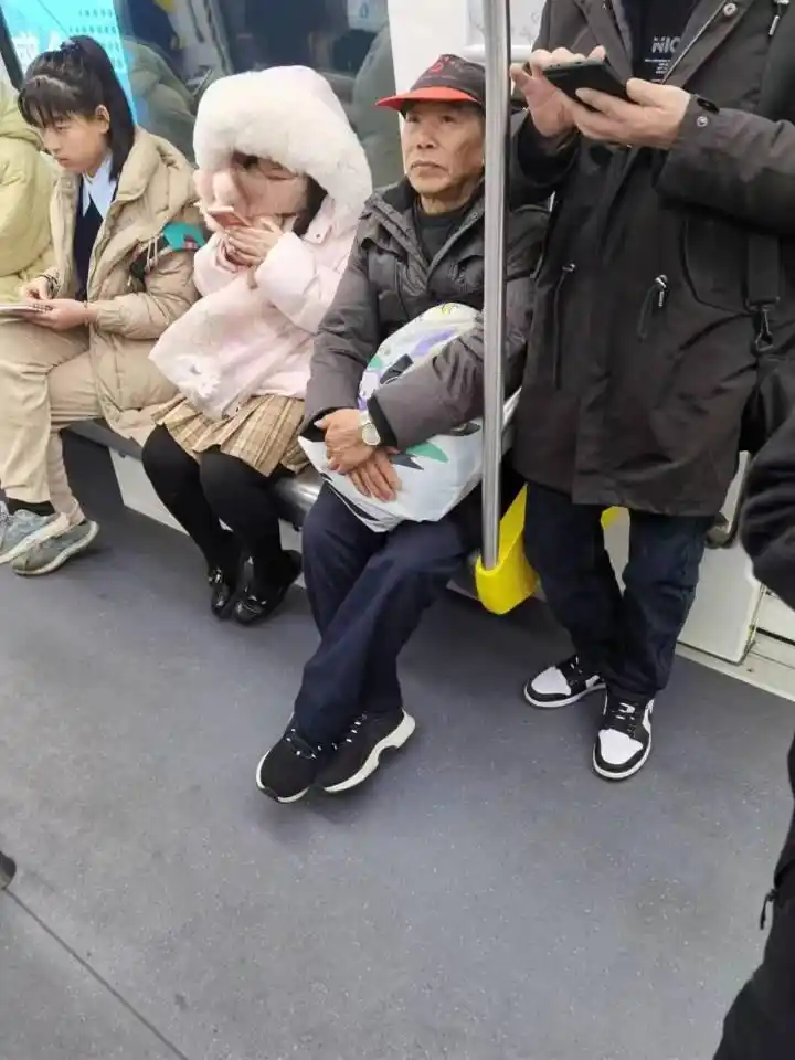 马拉松杭州开跑时间_杭卅马拉松_杭州马拉松几点开