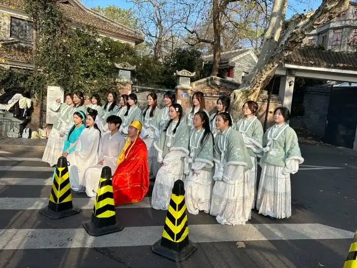 杭卅马拉松_马拉松杭州开跑时间_杭州马拉松几点开