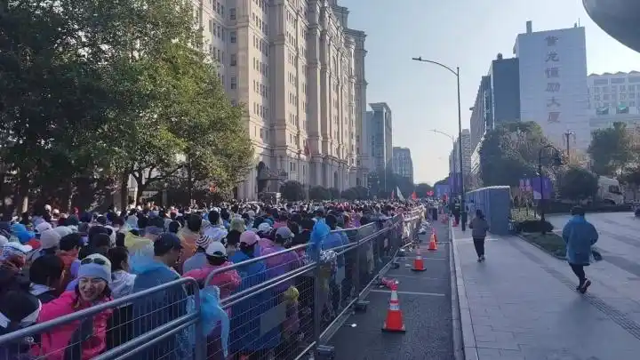 杭州马拉松几点开_马拉松杭州开跑时间_杭卅马拉松
