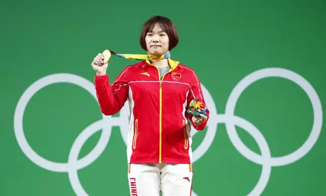 举重世界杯冠军成绩排名_世界举重冠军多少钱_2020年举重世界冠军
