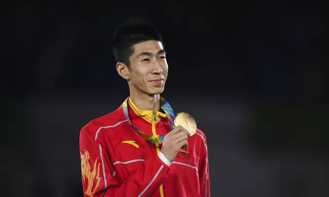 2020年举重世界冠军_世界举重冠军多少钱_举重世界杯冠军成绩排名