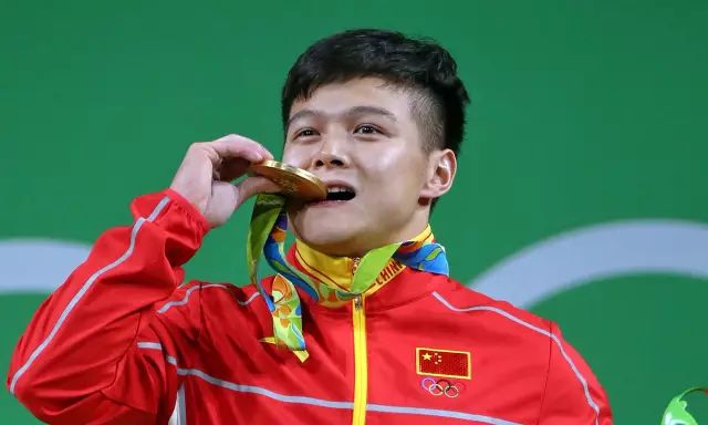 举重世界杯冠军成绩排名_2020年举重世界冠军_世界举重冠军多少钱