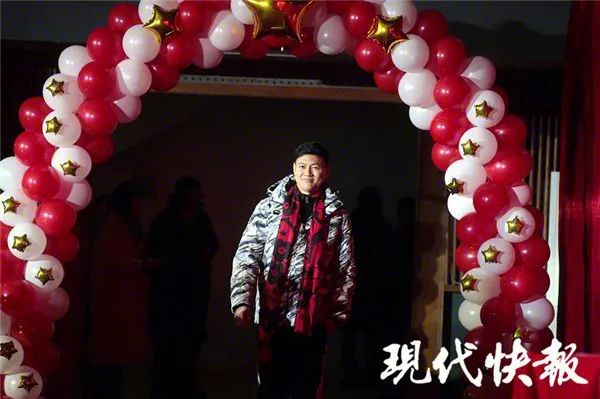 举重全国冠军世界冠军哪个难_世界冠军举重多少斤_举重冠军夺冠