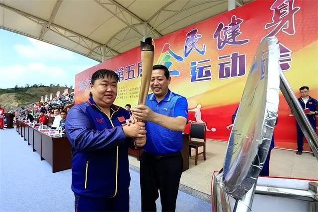 举重冠军退役真相_退役真相举重冠军是谁_退役真相举重冠军视频